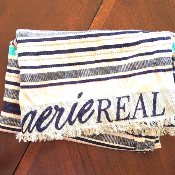 Aerie scarf - Picture 4 of 5